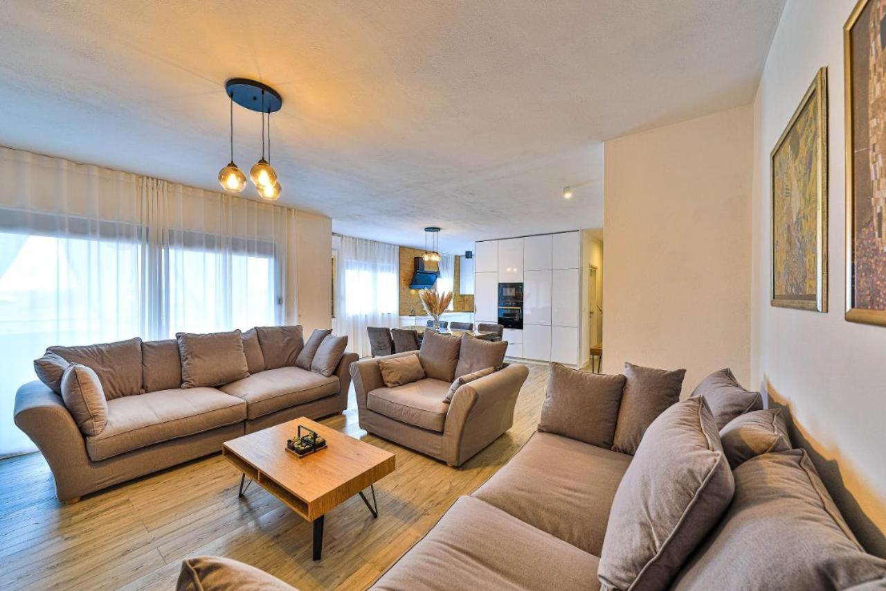 Ipm Apartments Kastela Exterior photo
