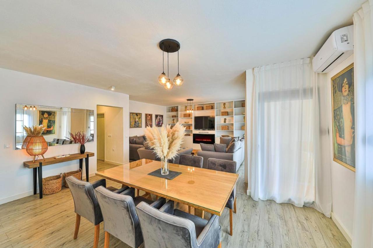 Ipm Apartments Kastela Exterior photo